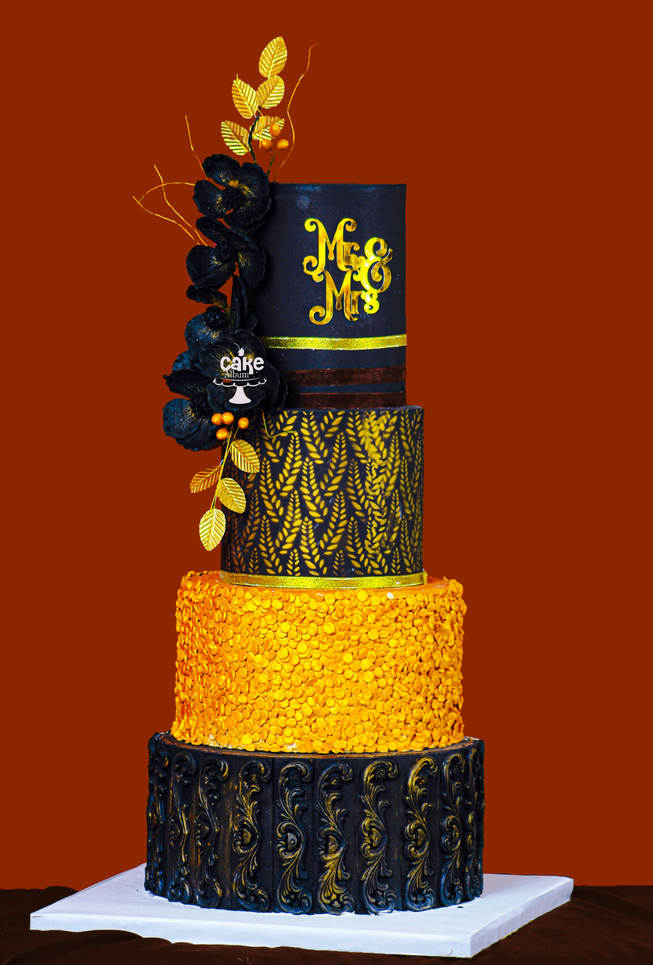 Black & Gold Mr & Mrs